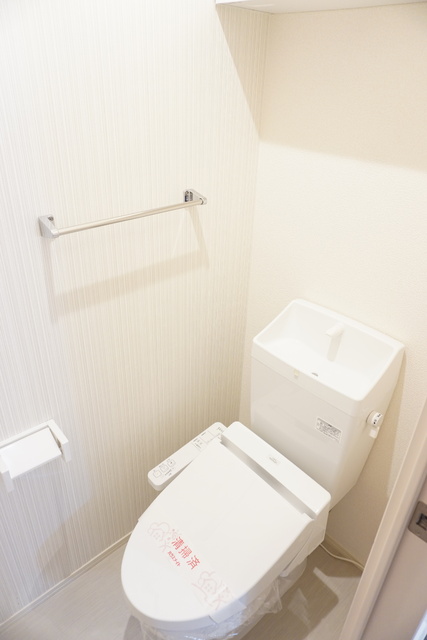 トイレ　★トイレは洗浄機能付き便座です★