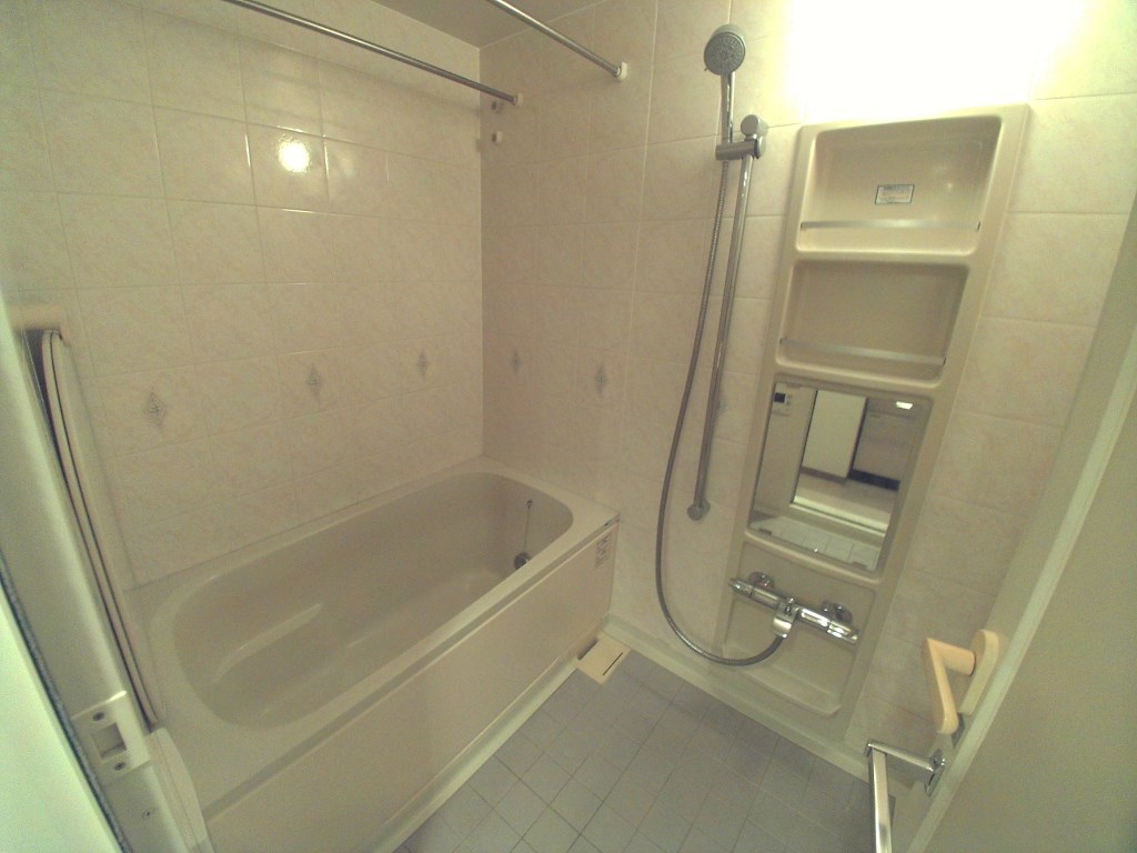 バス・シャワールーム　※同物件別住戸の写真を参考に掲載しております。