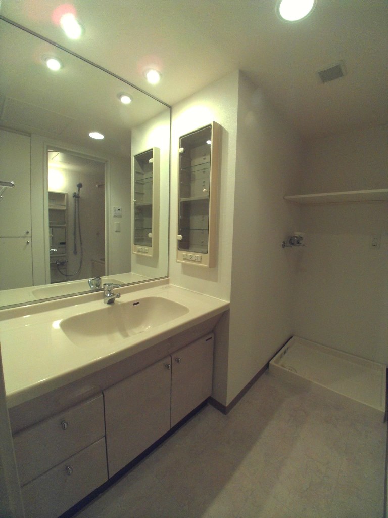 洗面設備　※同物件別住戸の写真を参考に掲載しております。