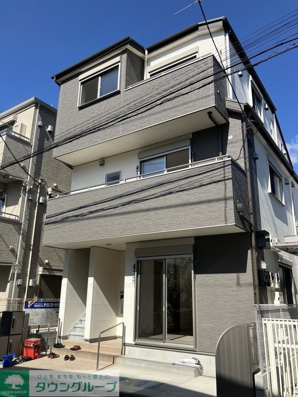 建物外観　駐車場