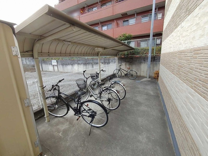 その他共有部分　屋根付きの駐輪場