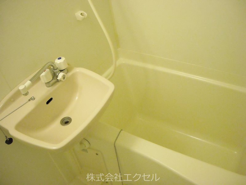 バス・シャワールーム　綺麗な浴室です。