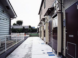 玄関　モニター付きドアホンで安心です。