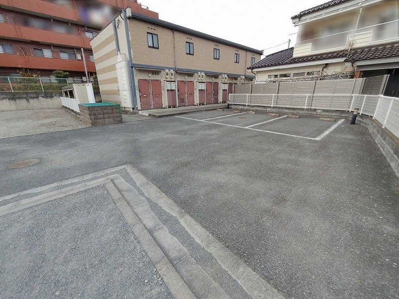 駐車場　敷地内駐車場