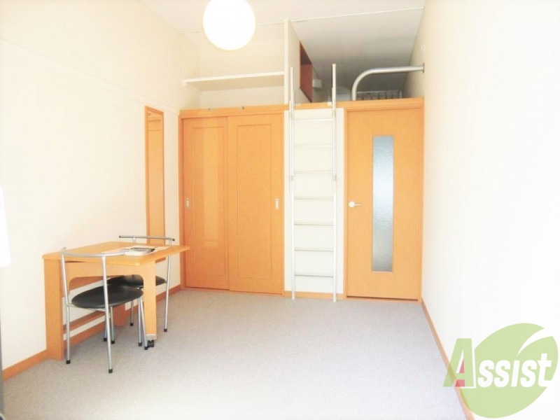 居室・リビング　同タイプ物件の為、形状や間取寸法、色調等が実際とは異なります