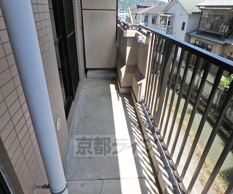 バルコニー　洗濯物も乾きそうですね