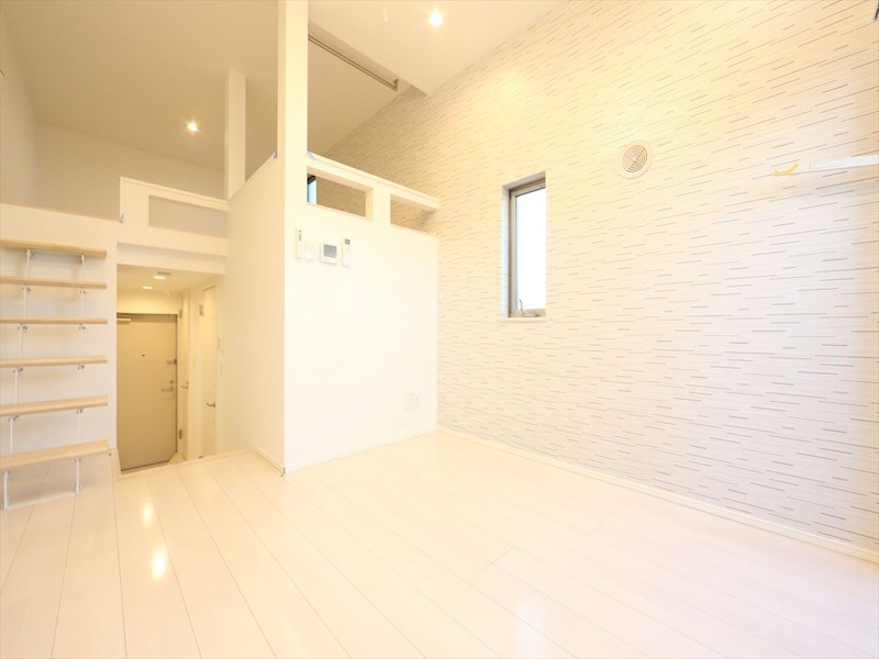 居室・リビング　洋室6.4帖　ロフト5.7帖（収納にも使えます）　同仕様写真