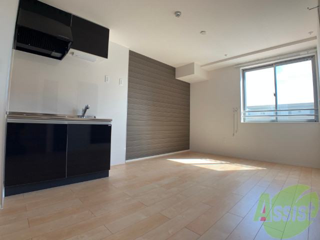 居室・リビング　９．６帖の洋室です。広々としてきれいですね。