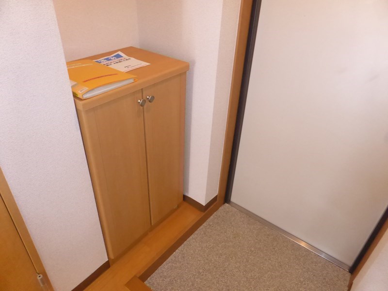 玄関　同物件別部屋