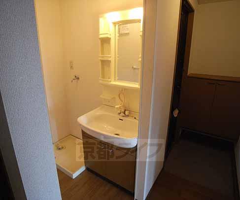 その他設備　独立洗面台です。