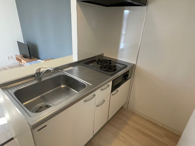 キッチン　同じ建物の別のお部屋の写真です。