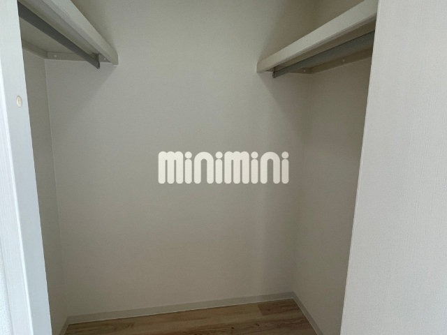 収納　同じ建物の別のお部屋の写真です。