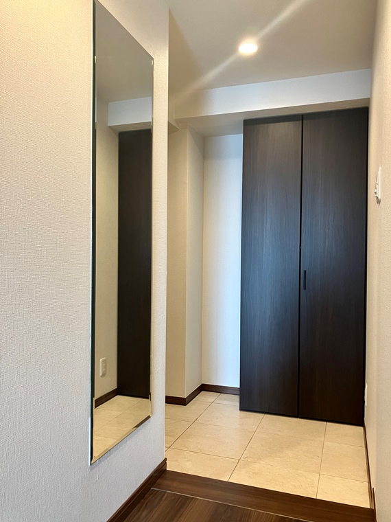 玄関　収納豊富なシューズボックスです♪