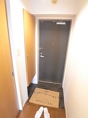 カノン横浜の玄関写真