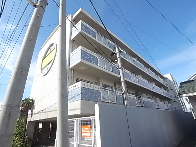 カノン横浜の外観写真