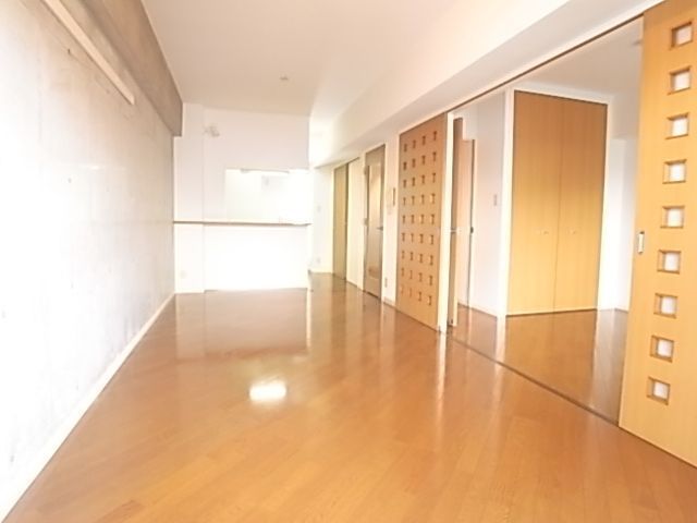 カノン横浜の居間写真