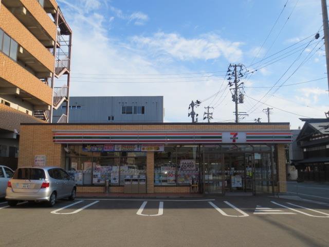 コンビニ　セブンイレブン通町店（コンビニ）まで650m