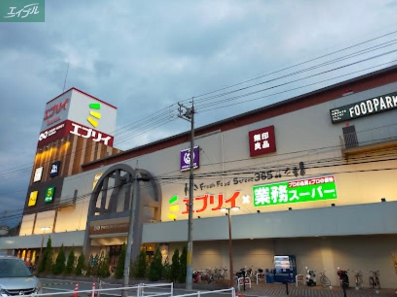 ショッピングセンター　エブリィokanaka津高（ショッピングセンター）まで1859m