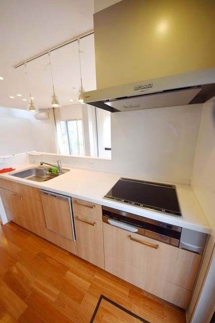 キッチン　★ＩＨ３口グリル付システムキッチンです★