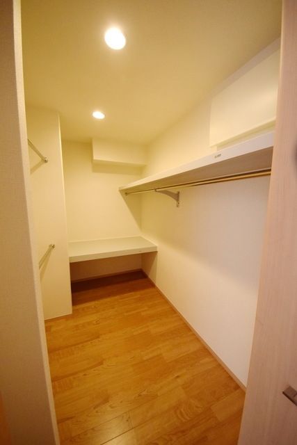 その他設備　★奥さん！３帖もあるウォークインクローゼットなんて夢のよう…