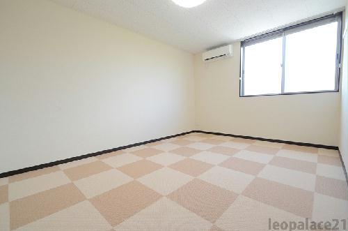 居室・リビング　実際のお部屋と異なる場合がございます。