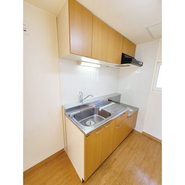 キッチン　※写真は別号室です。