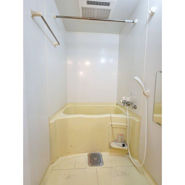 バス・シャワールーム　※写真は別号室です。