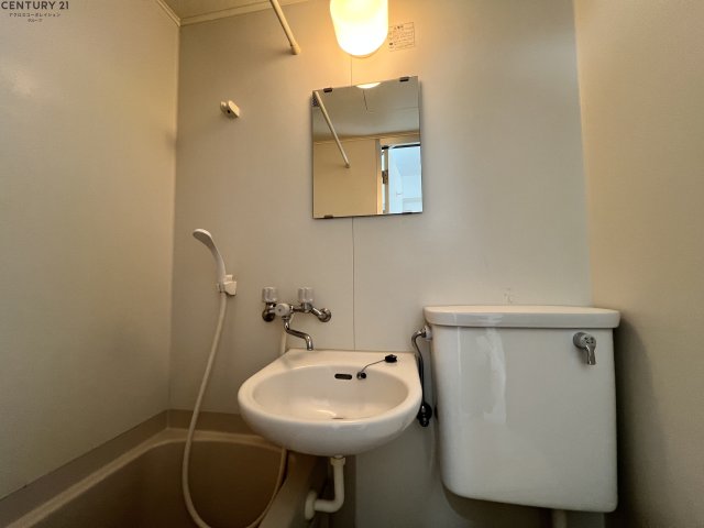 洗面設備　浴室内に洗面台付き！