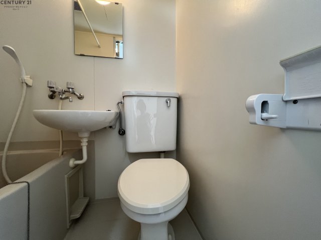 トイレ　浴室内にトイレがあります！