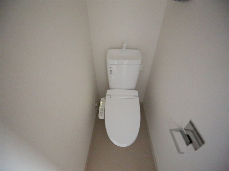 トイレ　温水洗浄暖房便座付トイレ