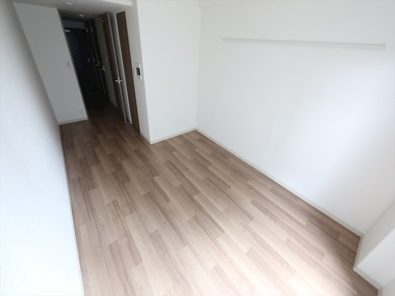 居室・リビング　洋室8.3帖　クローゼット付（収納充実してます）