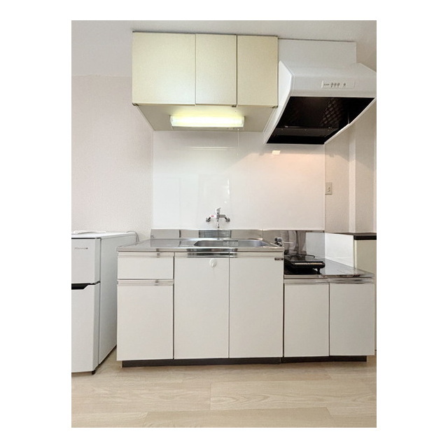 キッチン　調理器具もシッカリ収納