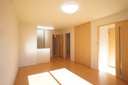 その他　カウンターキッチンを備えたＬＤＫ