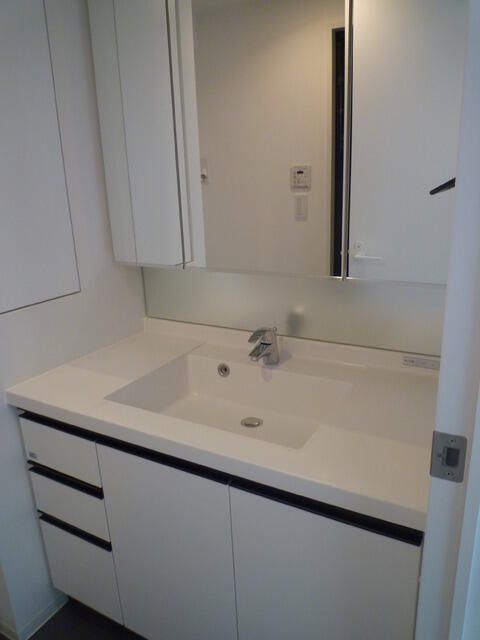 洗面設備　忙しい朝には欠かせない洗面所です