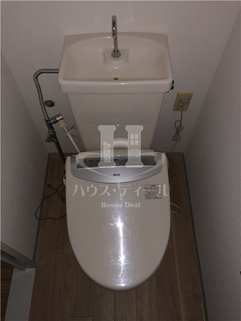 トイレ　別号室参考写真です