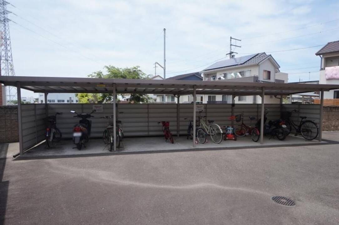 駐車場　駐輪場