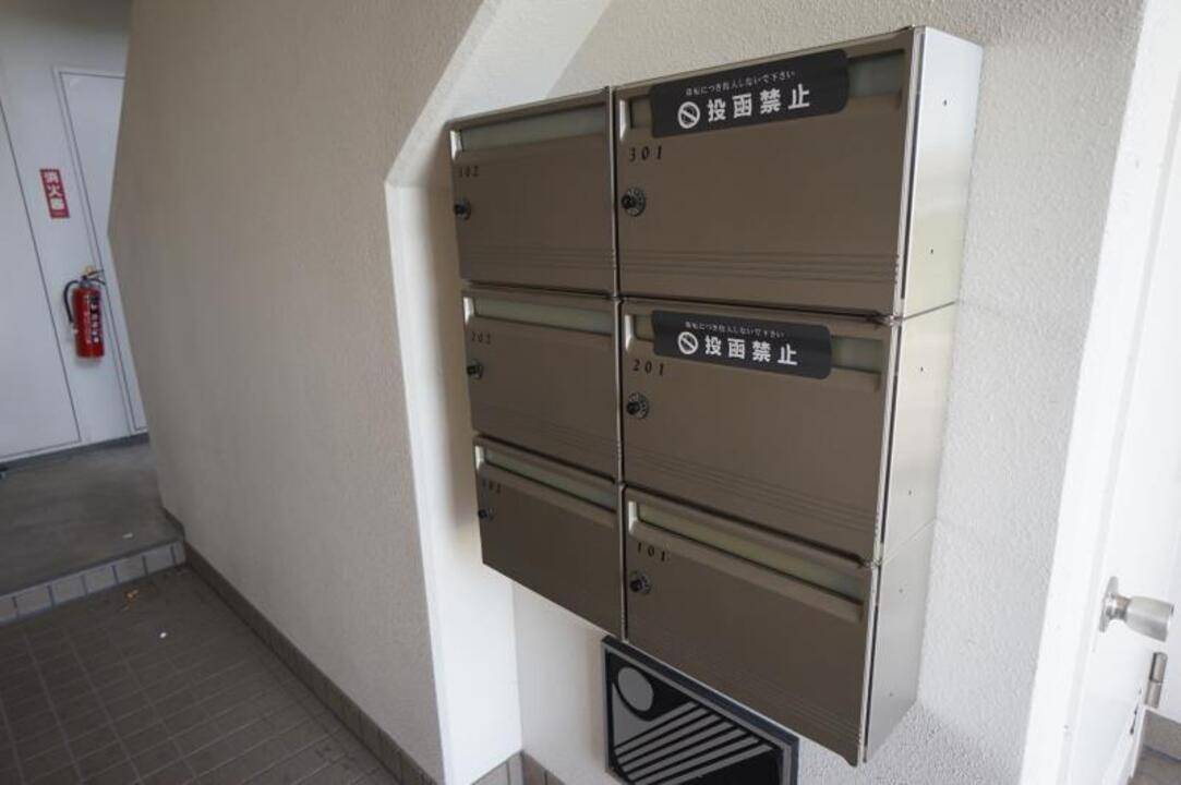 エントランス　メールBOX