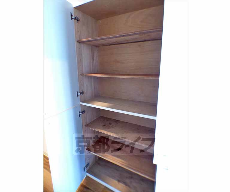 収納　天井高で大容量のクローゼットです。