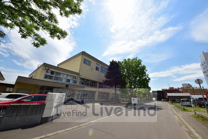 小学校　札幌市立幌東小学校（小学校）まで826m