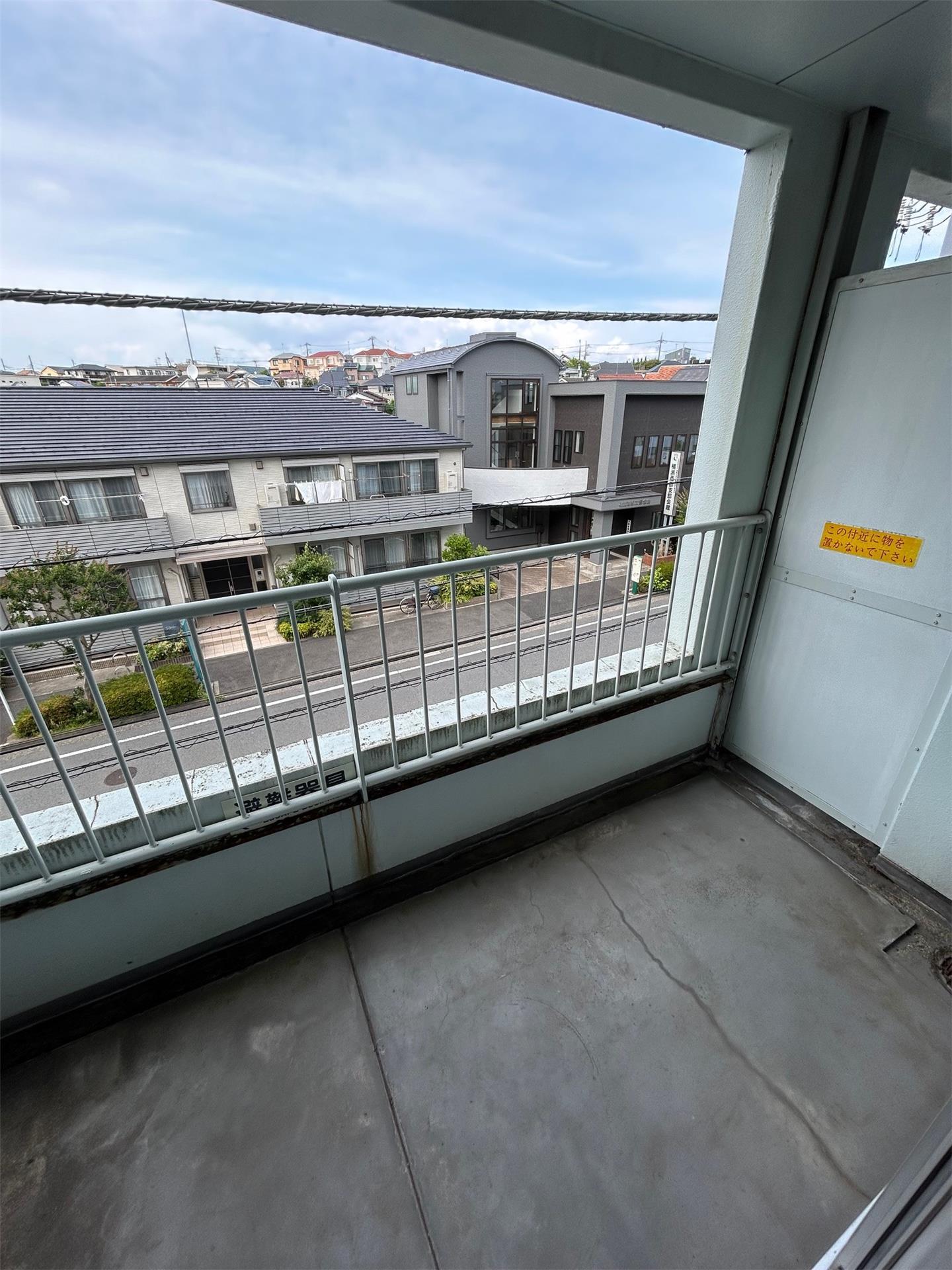 バルコニー　入居中につき他室の画像使用