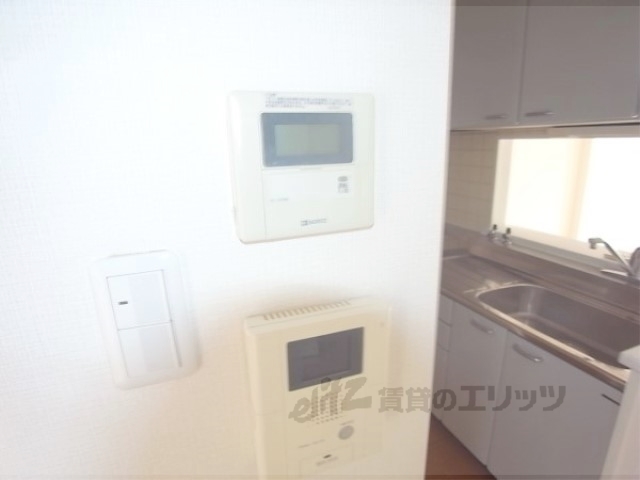 その他設備　給湯器リモコン