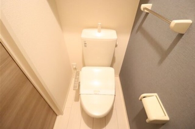 トイレ　温水洗浄暖房便座
