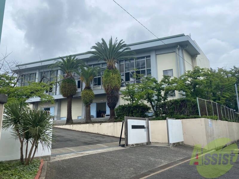 中学校　摂津市立第二中学校（中学校）まで691m