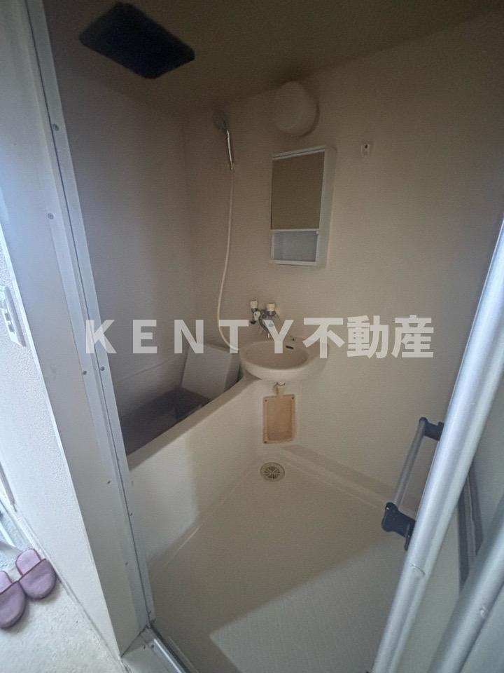 バス・シャワールーム　落ち着いた空間のお風呂です