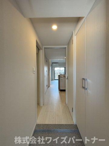 玄関　※別号室の為、現況優先