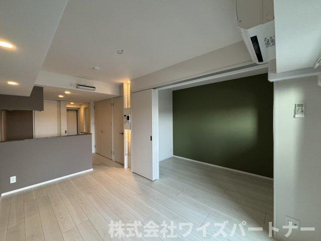 居室・リビング　※別号室の為、現況優先