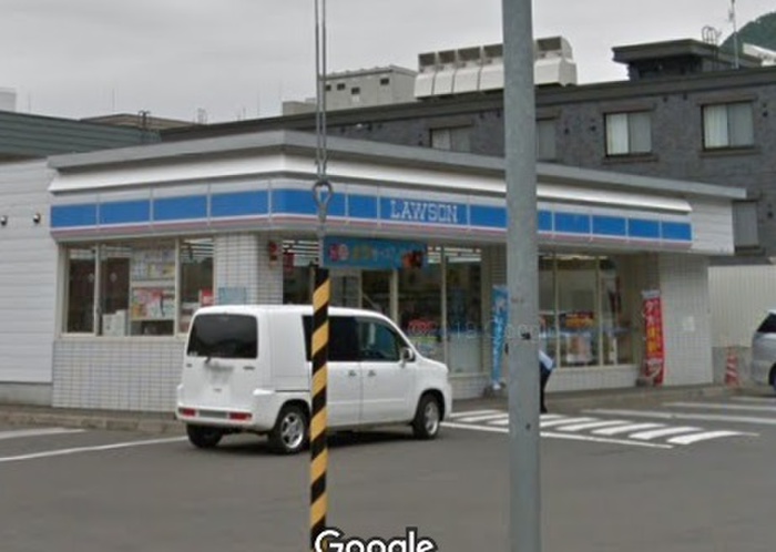 コンビニ　ローソン（コンビニ）まで412m