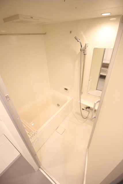 バス・シャワールーム　追い焚き付★浴室乾燥機があるので雨でも安心♪