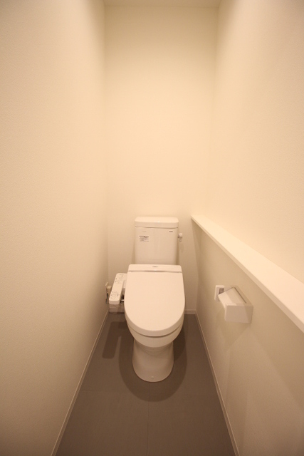 トイレ　洗浄暖房便座付き★