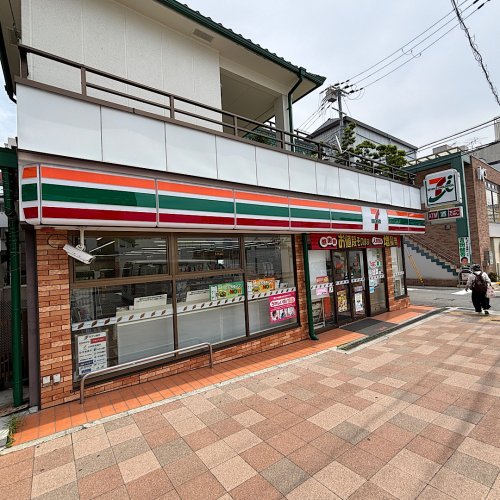 コンビニ　セブンイレブン 神戸新在家駅前店（コンビニ）まで861m